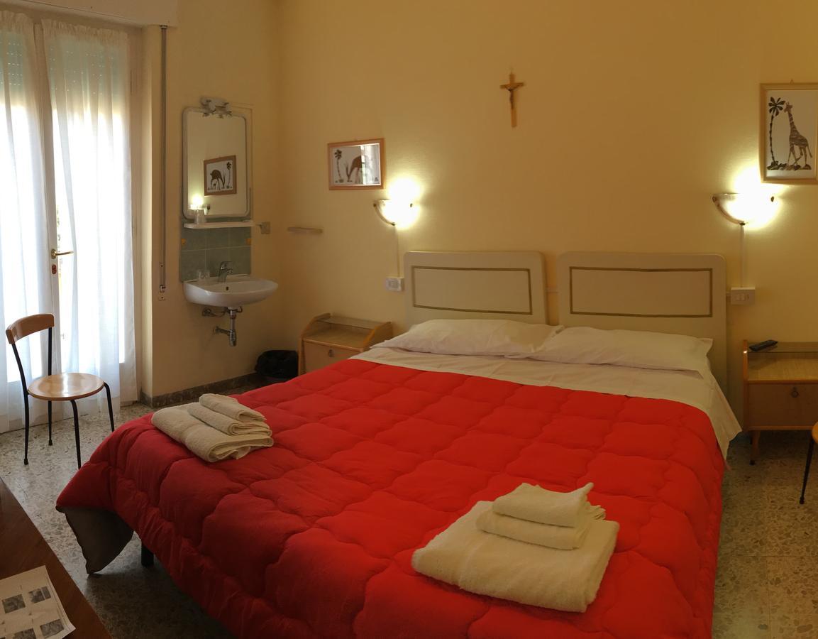 Hotel Casa Diomira Lido di Camaiore Exterior foto